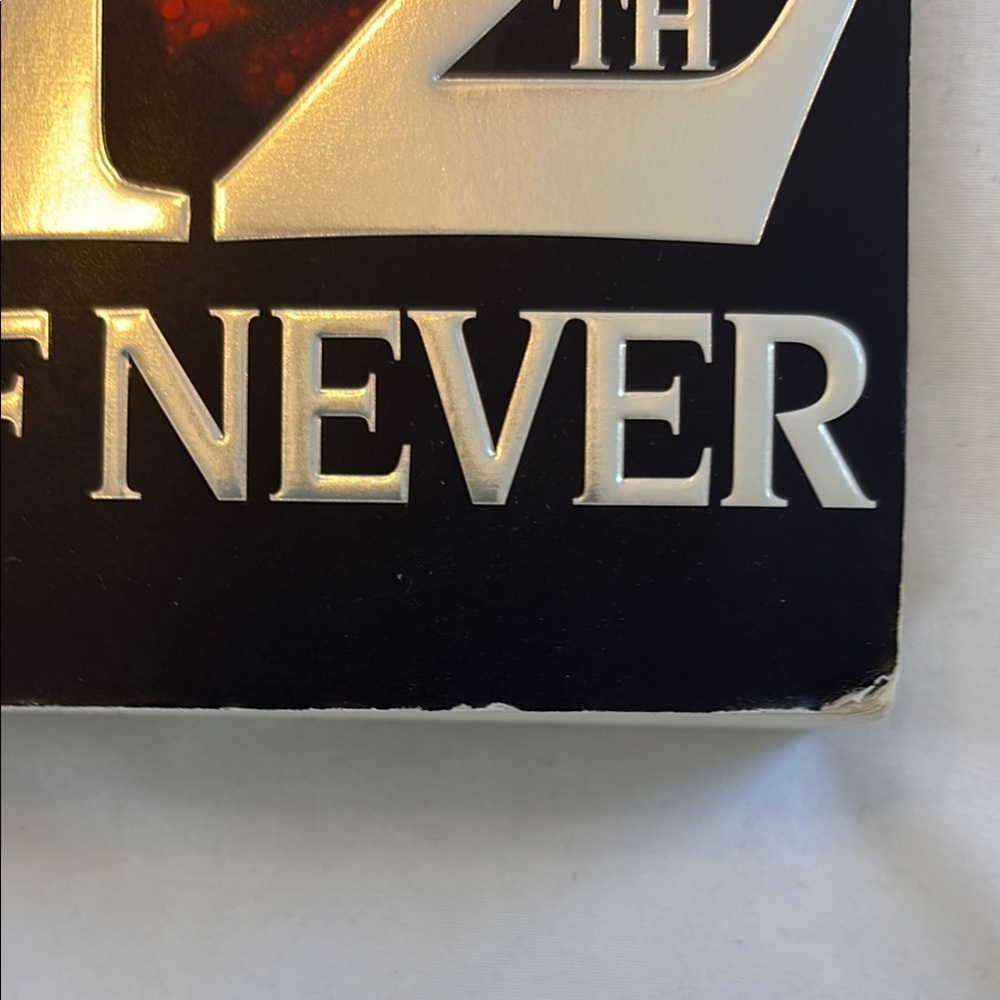 'James Patterson 12th of Never' Book - Black Cover - Picture 2 of 3